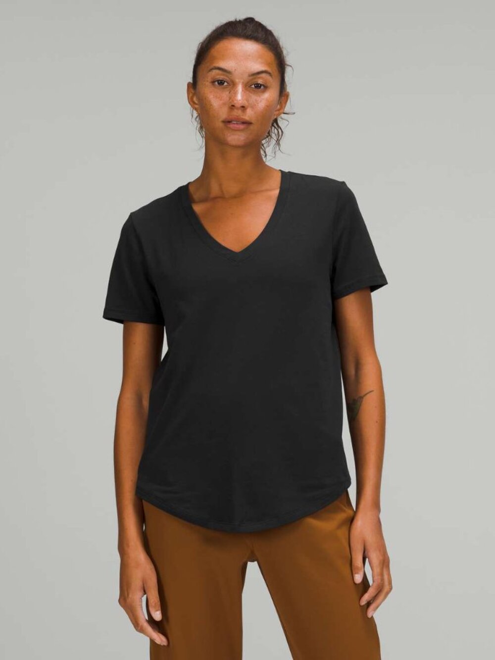Lululemon Women's Love Tee Short Sleeve V-Neck T-Shirt - Black